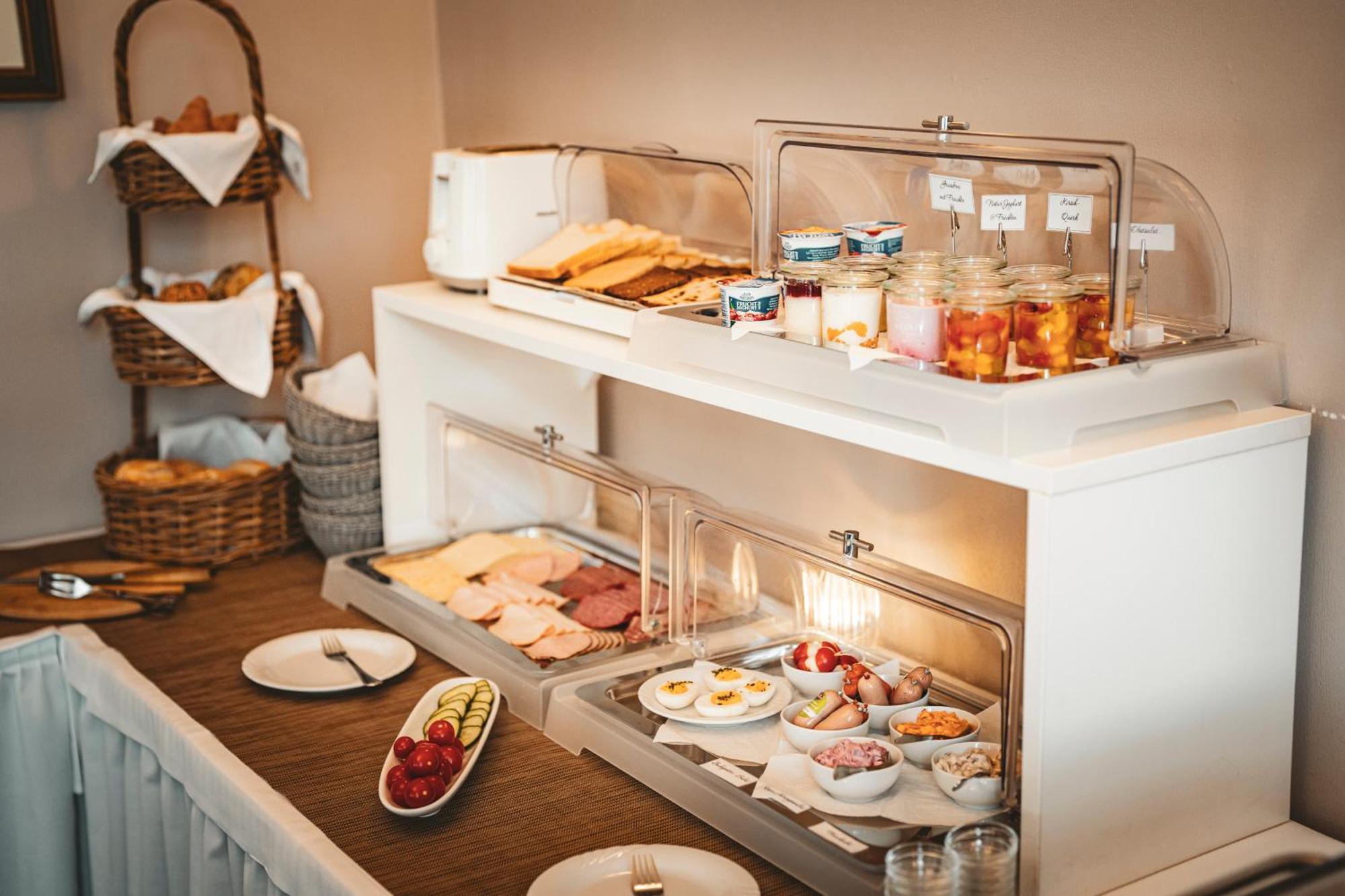 Hotel Kuehl 노이뮌스터 외부 사진