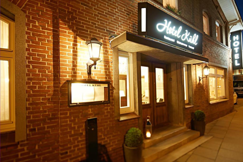 Hotel Kuehl 노이뮌스터 외부 사진