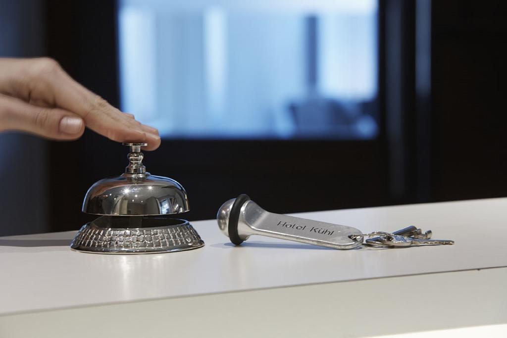 Hotel Kuehl 노이뮌스터 외부 사진