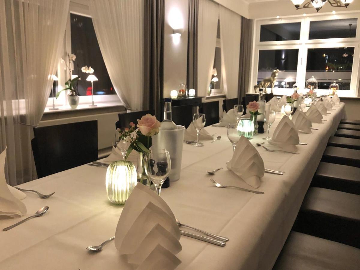 Hotel Kuehl 노이뮌스터 외부 사진